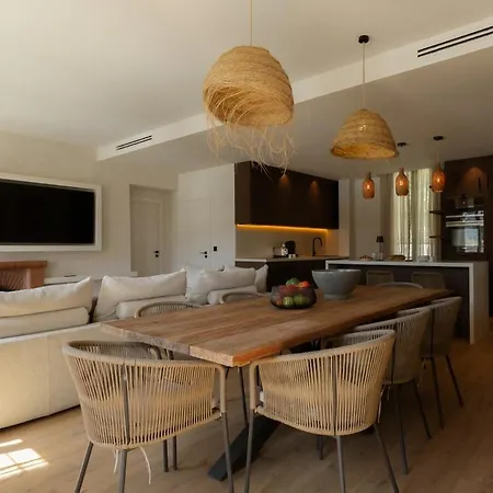 Holiday home Superb Home Stay Lxr *