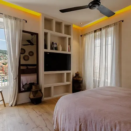 Holiday home Superb Home Stay Lxr